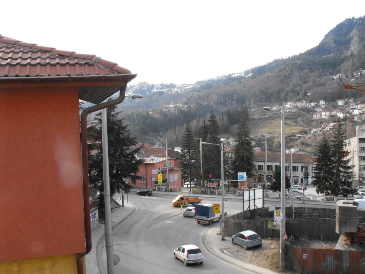 Къща За Гости "Георгиеви" Smolyan Buitenkant foto